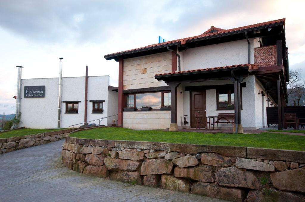 Posada El Abuelo De La Cachava Gajano Exterior photo